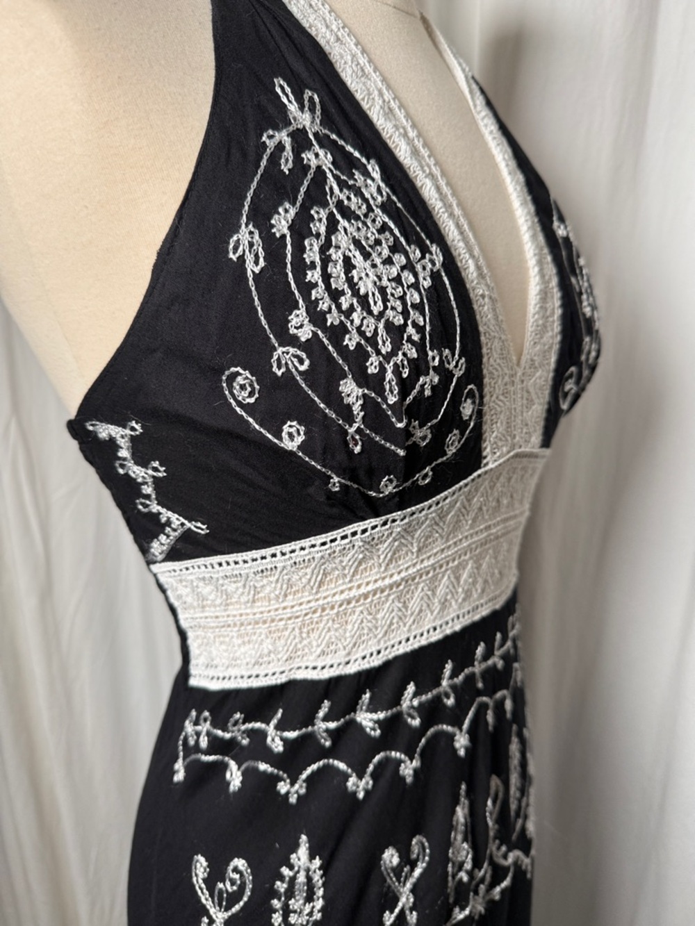 Black Embroidered Halter Midi Dress - White Detailing - Picture 5 of 8
